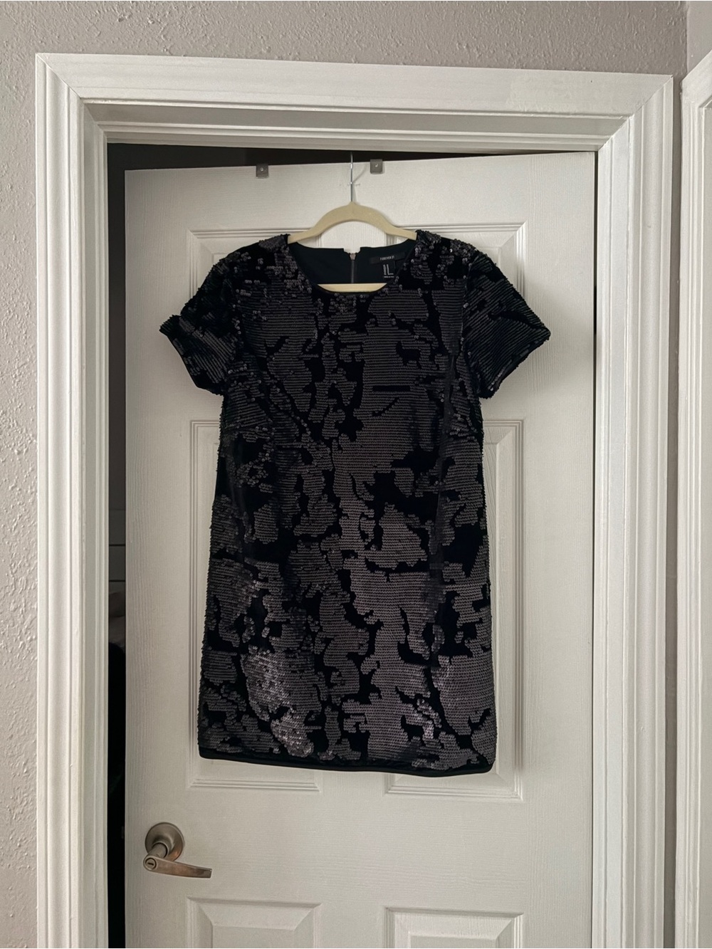 Forever 21 Black Short-Sleeve Sequin Shift Dress